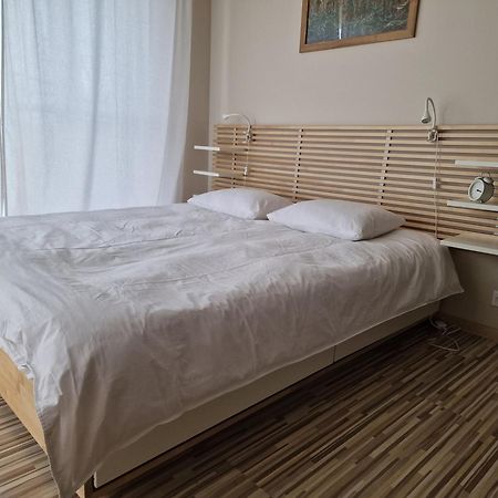 Apartgolf Sobienie Krolewskie Sobienie Szlacheckie Exterior foto