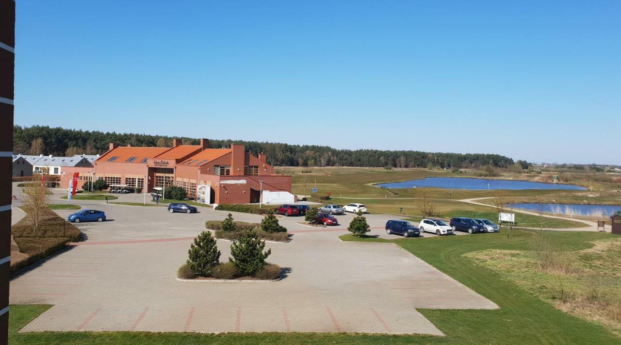 Apartgolf Sobienie Krolewskie Sobienie Szlacheckie Exterior foto