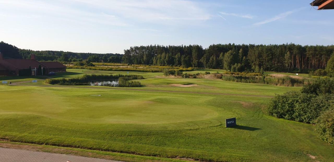 Apartgolf Sobienie Krolewskie Sobienie Szlacheckie Exterior foto